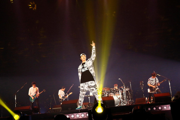 http://www.asian-hana.com/20140606FTISLANDsFT_Arena2014_All%E2%91%A0.jpg