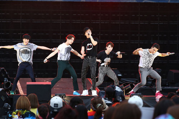 http://www.asian-hana.com/20140901a-nationWINNERs%E2%91%A3.jpg