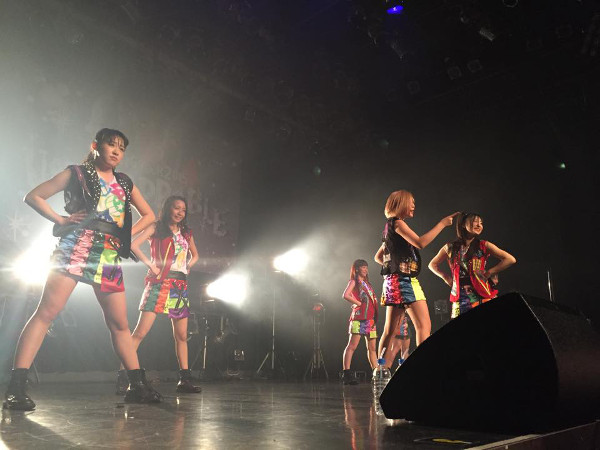 http://www.asian-hana.com/20150316%E3%83%81%E3%82%AD%E3%83%91Cheeky%20Parade3%E2%91%A2.jpg