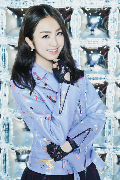 http://www.asian-hana.com/20150316SUPER%E2%98%86GiRLS2%E8%BB%BD%20%E8%8D%92%E4%BA%95%E3%83%A8%E3%83%AA%E2%91%A7.jpg