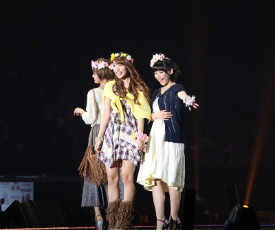 http://www.asian-hana.com/20150316SUPER%E2%98%86GiRLS25%E2%91%A2.jpg