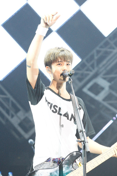 http://www.asian-hana.com/20150529FTISLANDs_MX20334%E2%91%A4.jpg