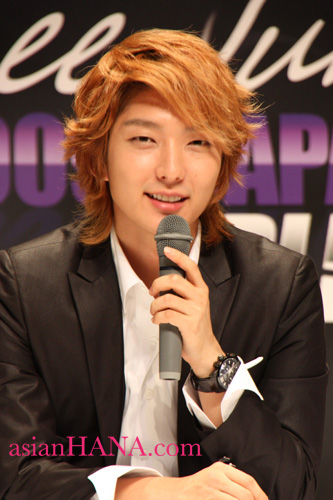 http://www.asian-hana.com/Leejunki2.jpg