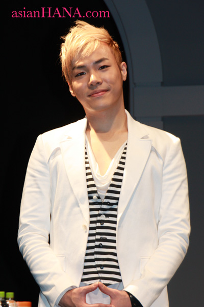 http://www.asian-hana.com/Wheesung4.jpg