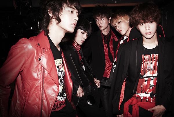 SHINee.jpg