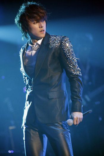 20120221BEAST_16-1.jpg