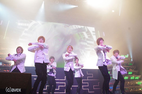 U-KISS_live1-1.jpg