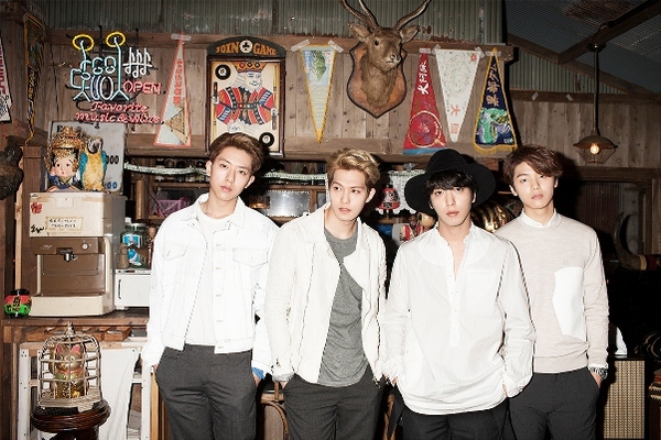 CAph_CNBLUE_WHITE_AllMainss.jpg