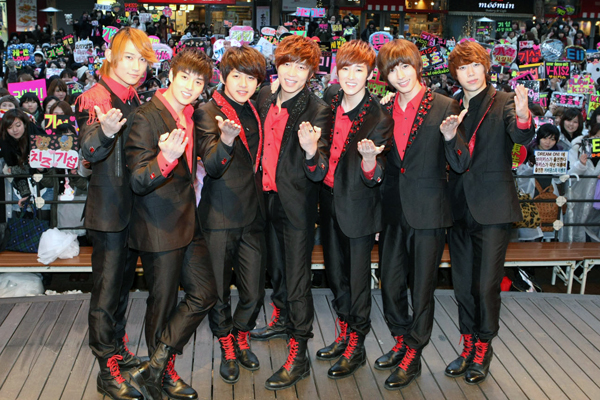 0229ukiss.jpg